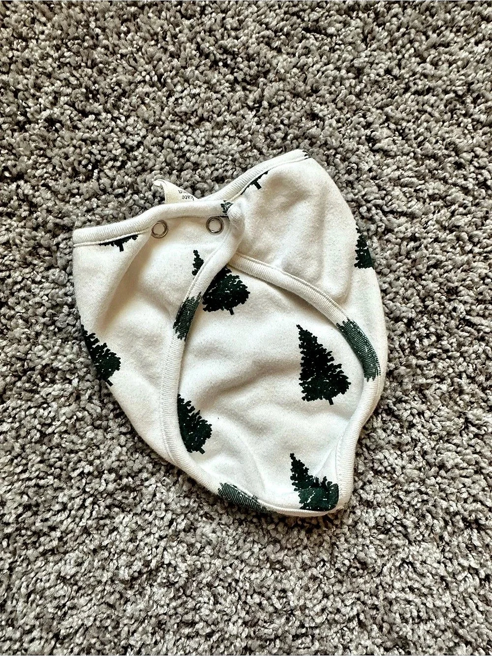 Kate Quinn Bib With Snaps Holiday Trees 100% Organic Cotton Soft New Never Worn